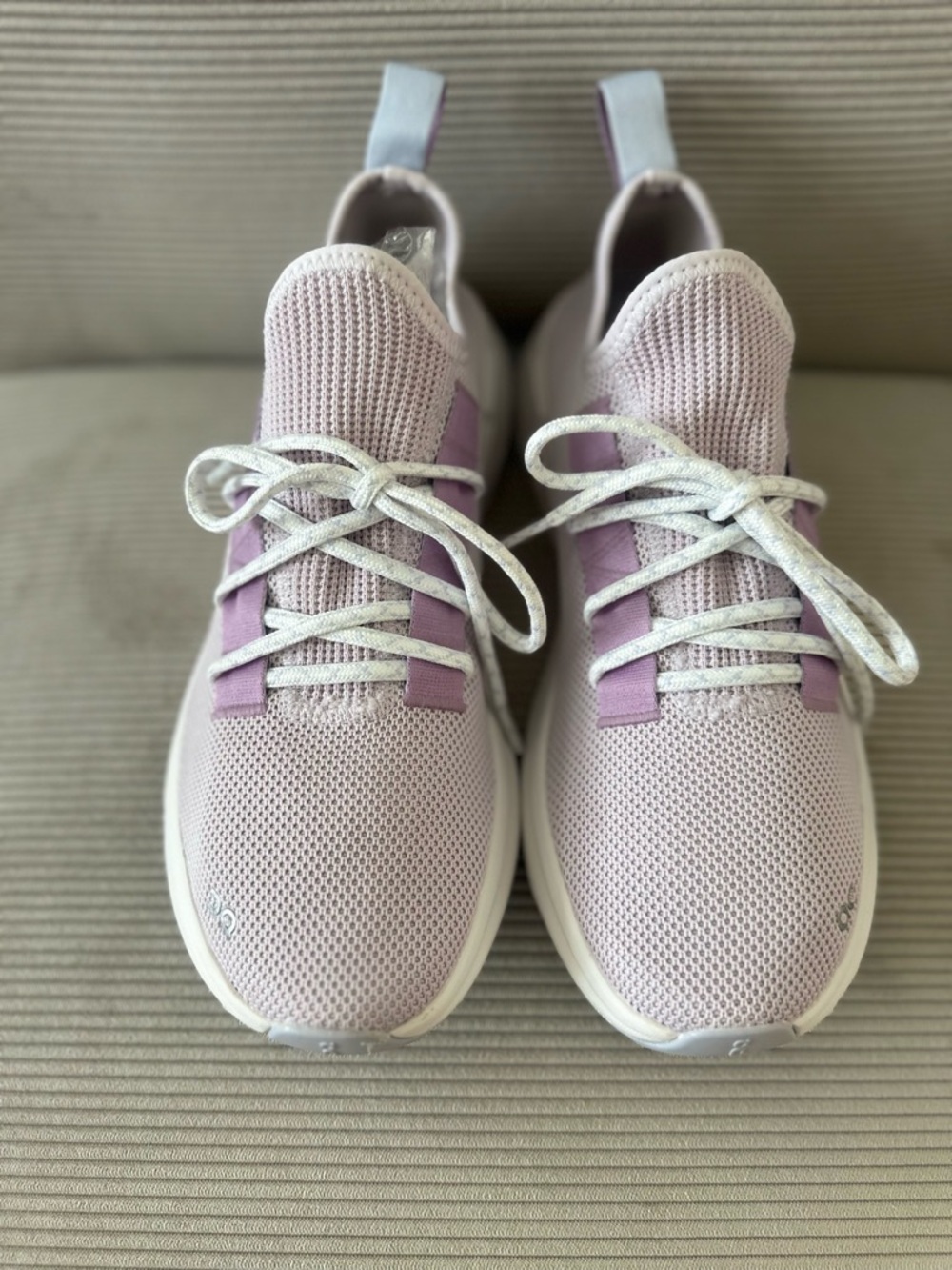 On Running Women’s On Cloudeasy sneakers in the Orchid/Lavendula size 9.5 - Picture 6 of 10